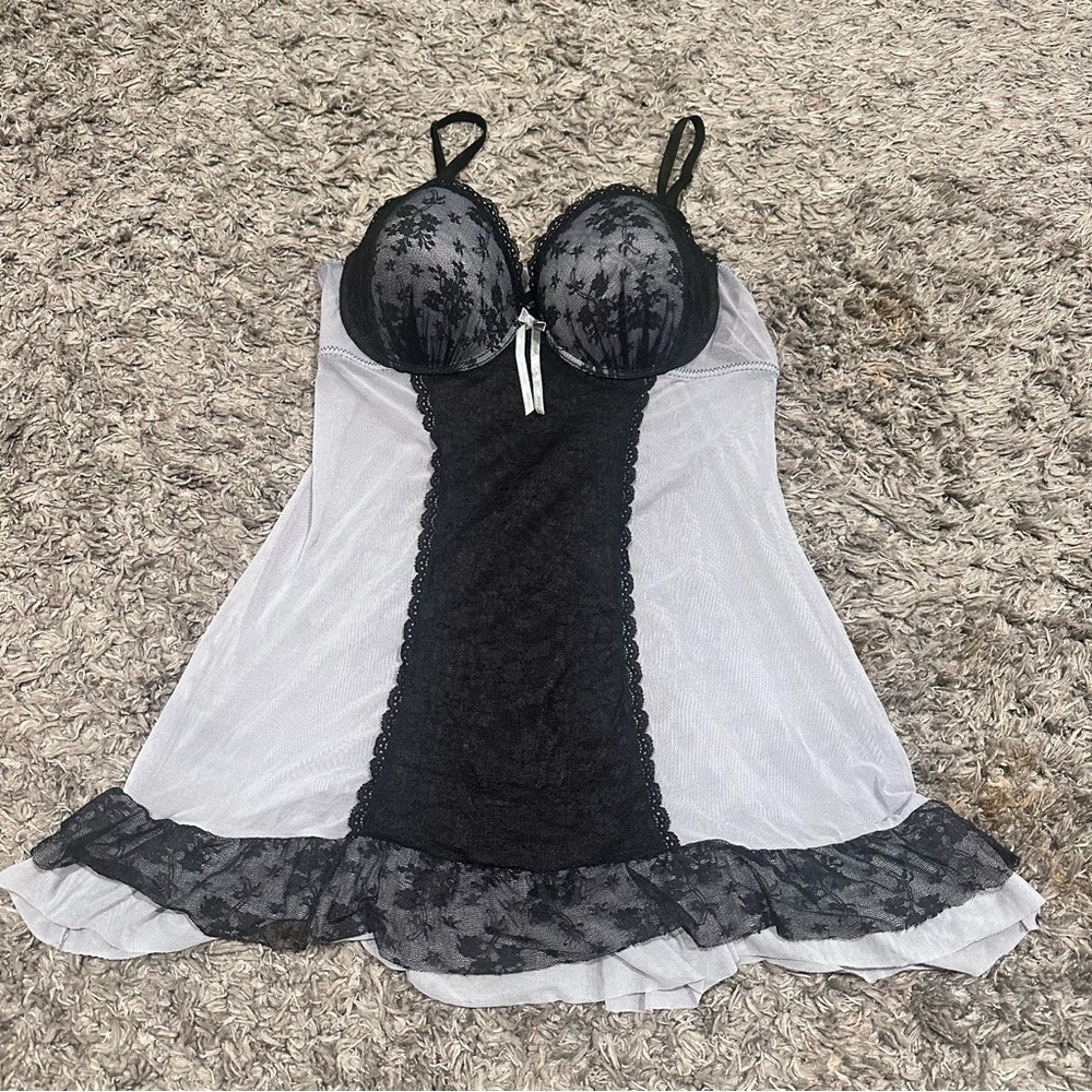 Elegant Black and Gray Lace Chemise